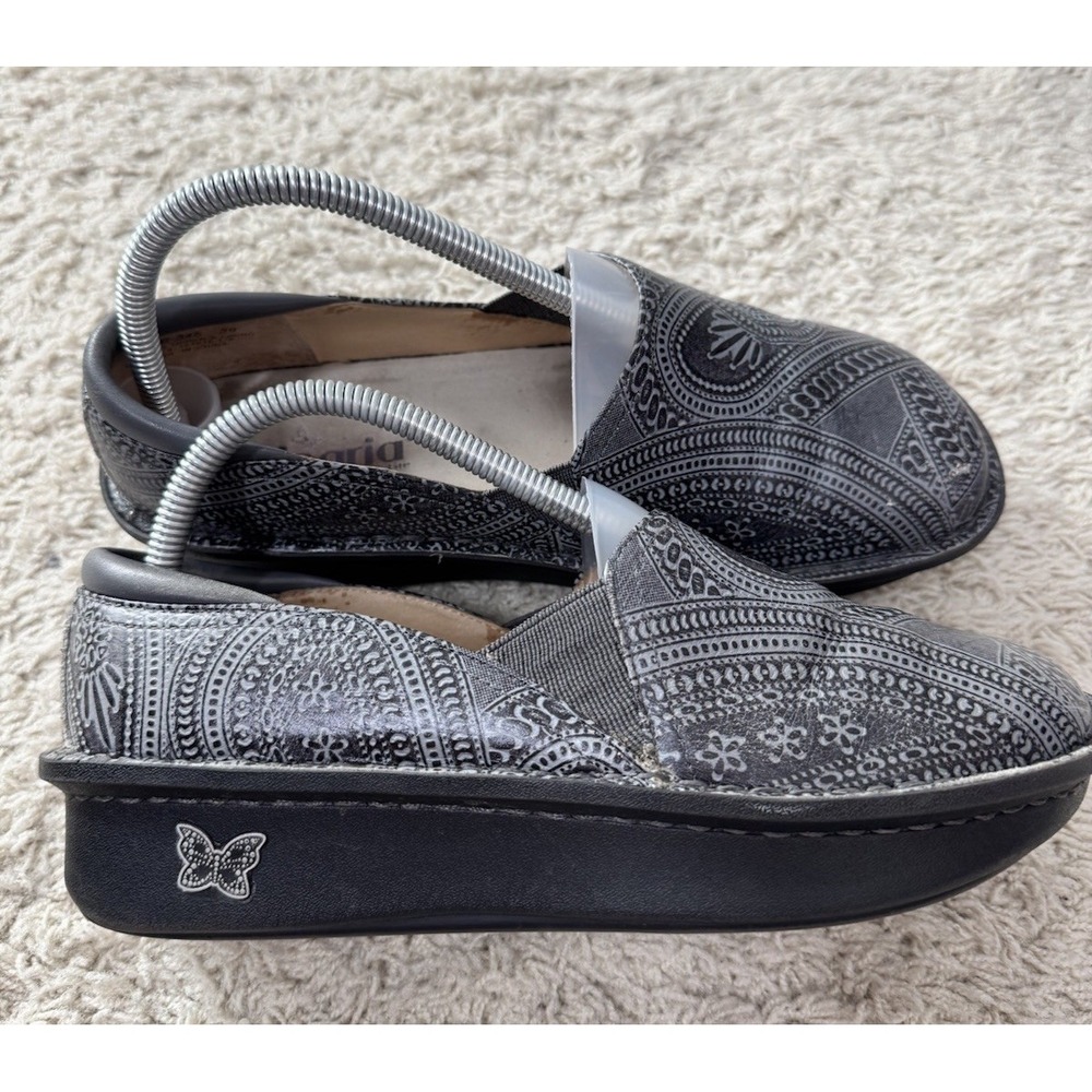 Alegria Debra Gray Tooled Paisley Slip On Comfort Nursing Shoes Euro 39 US 8-8.5 - Picture 6 of 13
